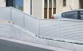 カムフィ、アルミフェンス