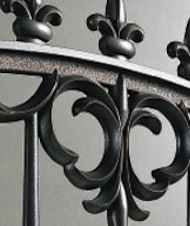 鋳物フェンスはエレガントなデザイン【エクステリア工事編】