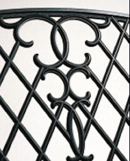 鋳物フェンスはエレガントなデザイン【エクステリア工事編】