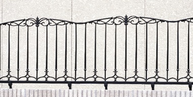 鋳物フェンスはエレガントなデザイン【エクステリア工事編】