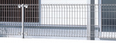 メッシュフェンス、スチールフェンスは境界に【エクステリア工事編】