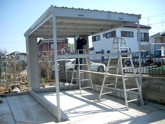 シャッター付き車庫の施工