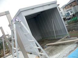 シャッター付き車庫の施工