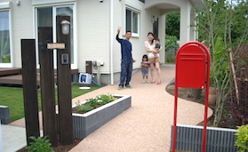 玄関までのアプローチ