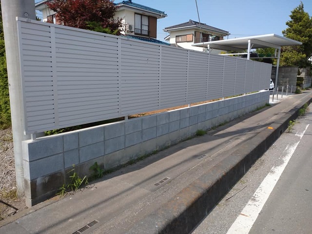 キャンピングカー対応のカーポートを設置