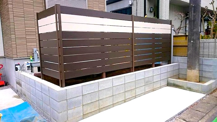 目隠しフェンスを設置したエクステリア工事【視線を気にせず庭で遊べる施行例です】