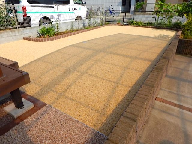 おしゃれなエクステリアリフォーム工事【もう雑草取りは必要ないですね★】